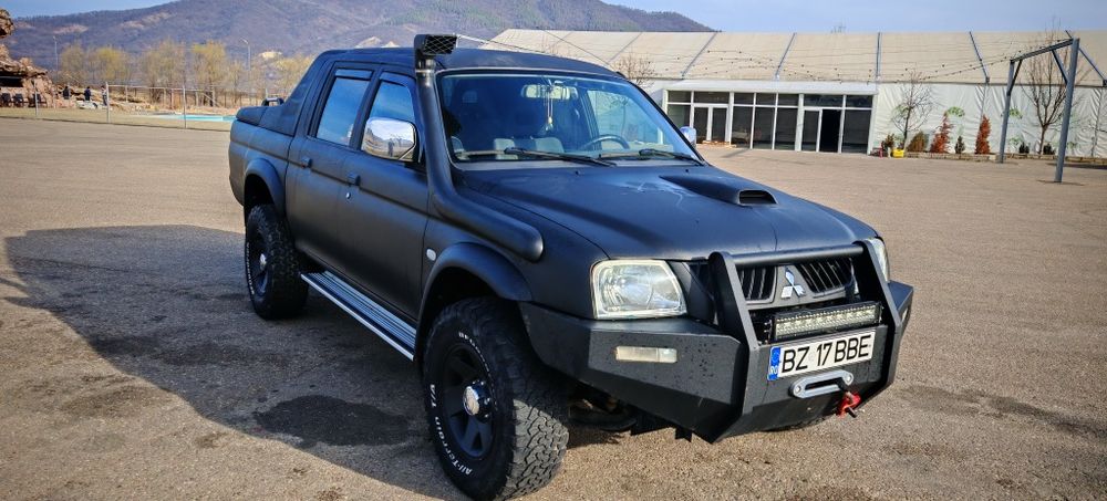 Vând Mitsubishi L200, vopsit raptor, 2.5 diesel, 4x4,reductor