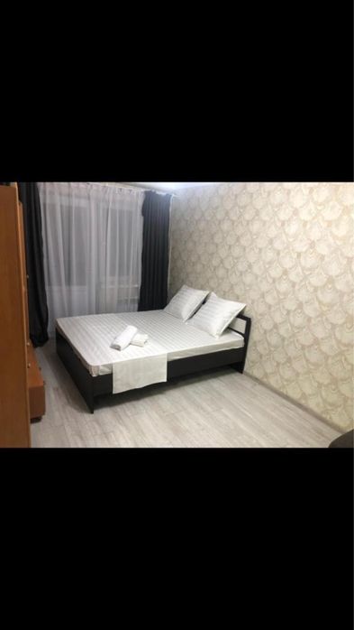 1 ая квартира возле ПЛАЗЫ посуточно