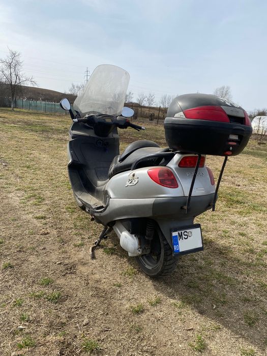 Scuter Piaggio X9