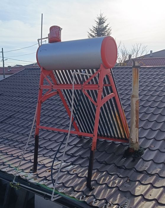 Vând panou solar apă caldă.