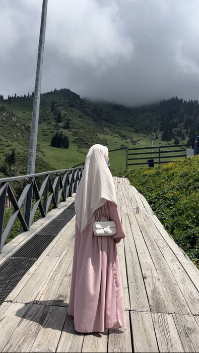 Платье в комплекте с платком