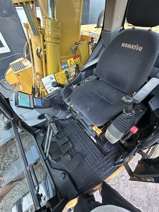 Excavator pe senile cu lama Komatsu PC138 US-8 7200h/Powertilt/Pads90%