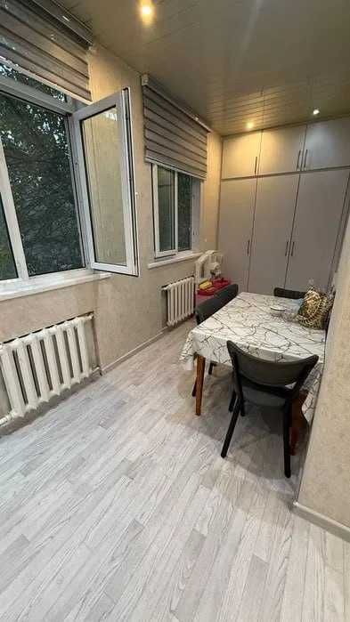 Продается квартира БИЙ Мирзо Улугбек Ор-р ГАИ 3/2/4  72м2