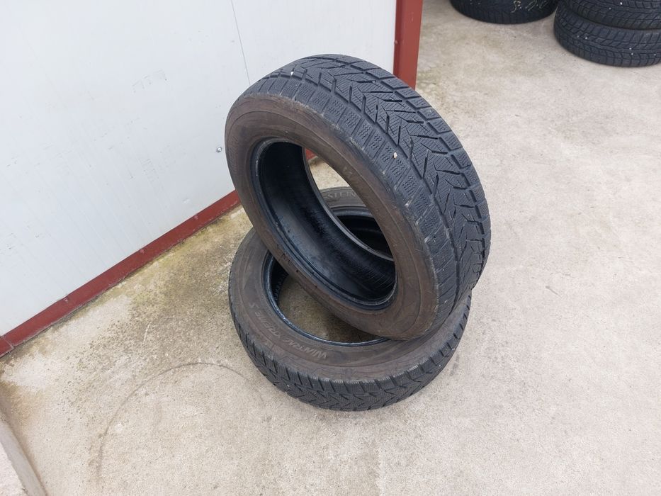 100 lei bucata! Doua anvelope M+S 215 60 17 Vredestein
