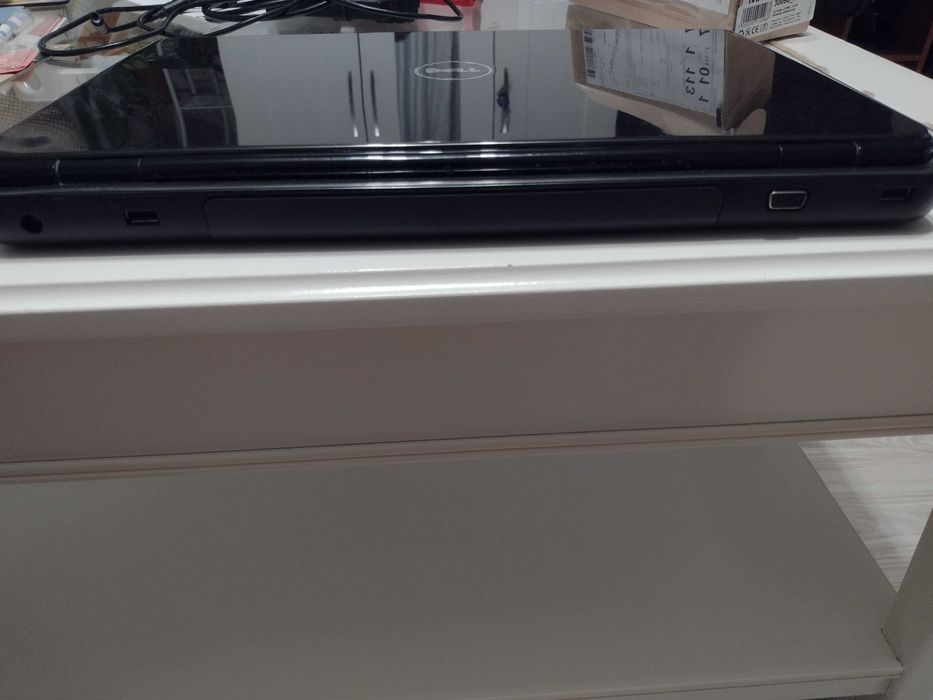 Лаптоп 17 Инча Dell Inspiron N7010 4GB RAM 600GB HDD Нова Батерия