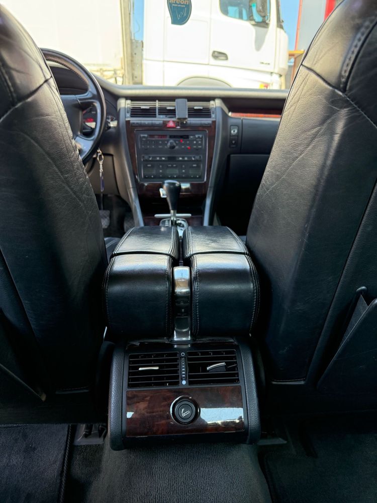 Audi A8 2.5 V6 Quattro