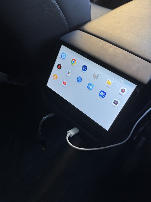 Tesla model 3 android