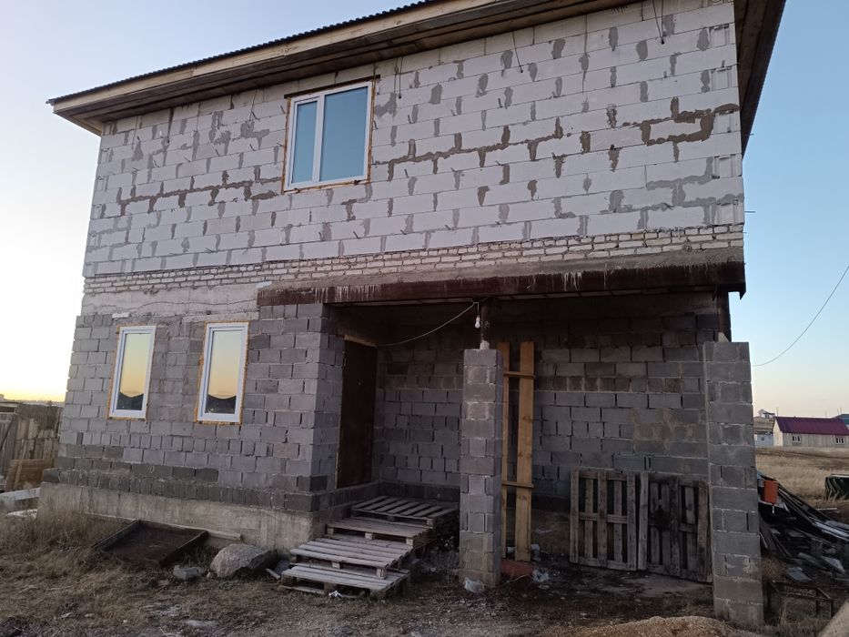 Продам не достройний котедж