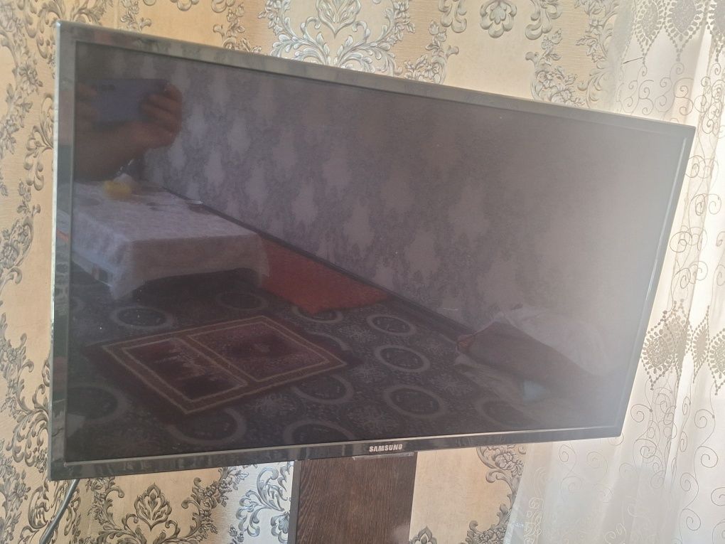 Televizor 32 va 43 talik