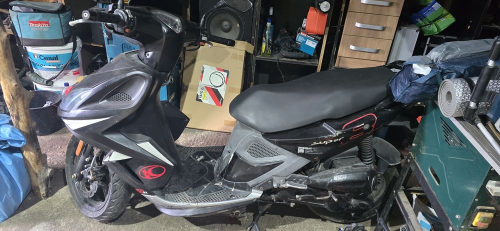 Kymco super 8...