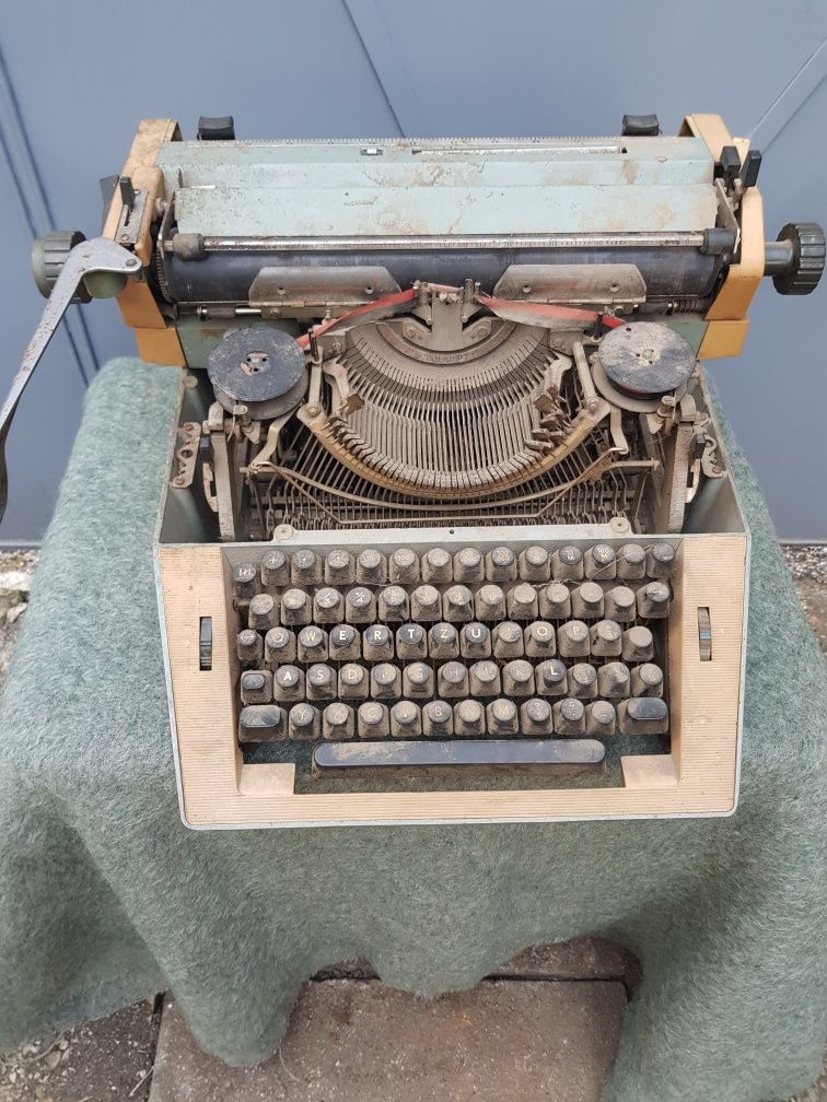 Masina de scris ROBOTRON-OPTIMA