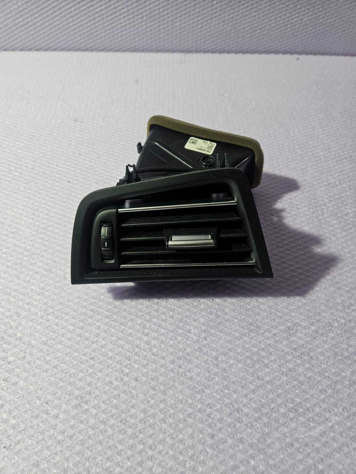 Grilă ventilație bord BMW seria 5 F10 f11 partea stângă xy