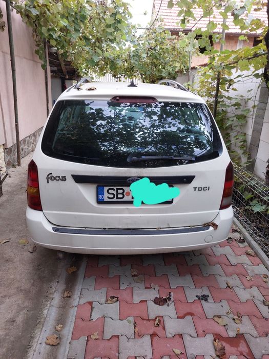 Vând Ford Focus 1.8 TDDI
