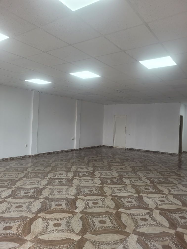 De închiriat spațiu comercial