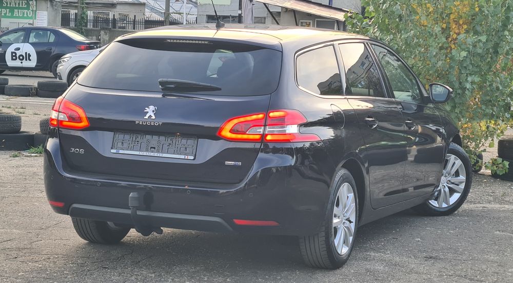 Peugeot 308 * 1.6 Blue HDI * 2015 * Euro 6 * Led * Navi * Klimă