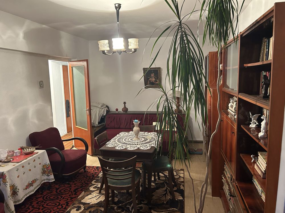 Vand apartament cu 2 camere 55mp langa hotel sir