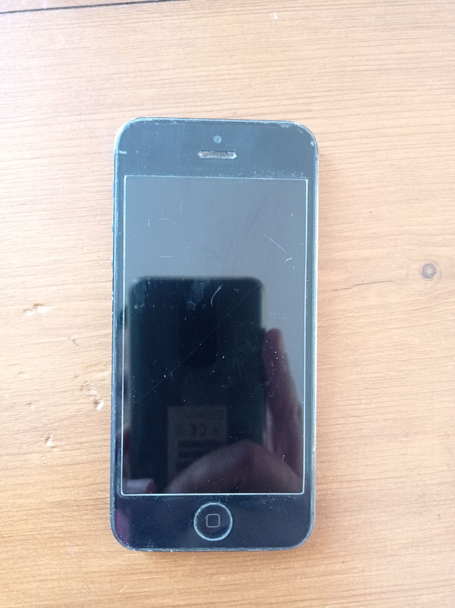 Продавам Iphone 5