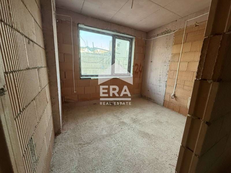 Продава се Тристаен апартамент в Варна, Владислав Варненчик - 75 кв.м за 1174 €/кв.м - Снимка #3