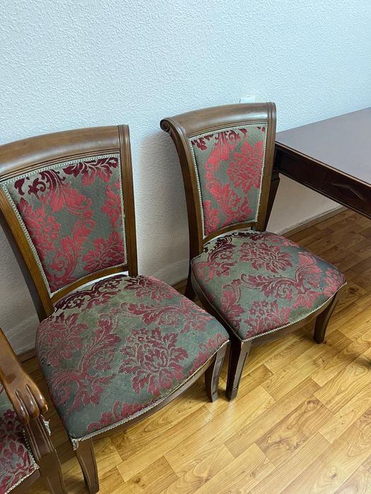 Стол из дерева + 4 стульчика