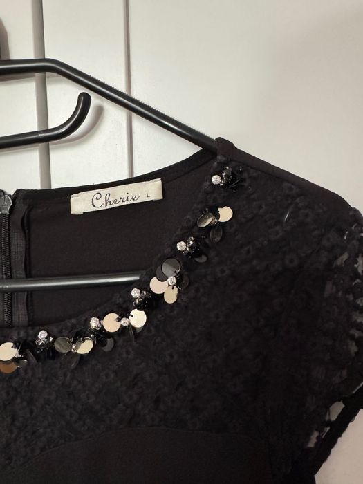 Черна елегантна рокля