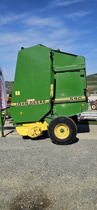 Presa de baloti John Deere 590
