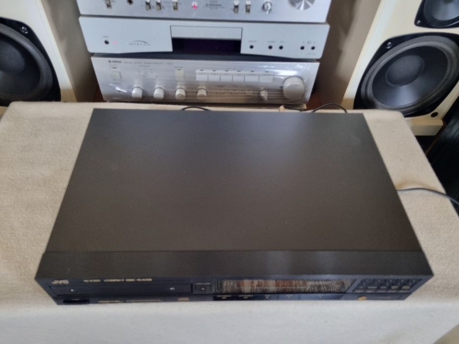 Cd Player JVC XL-V333. Perfect functional. Impecabil.