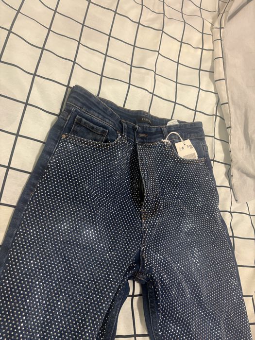 Дънки с камъчета