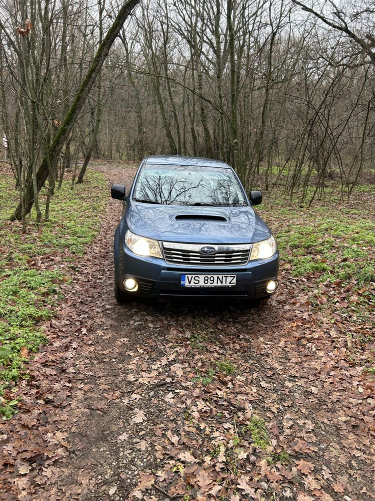 Vând Subaru Forester, din 2009 luna octombrie.