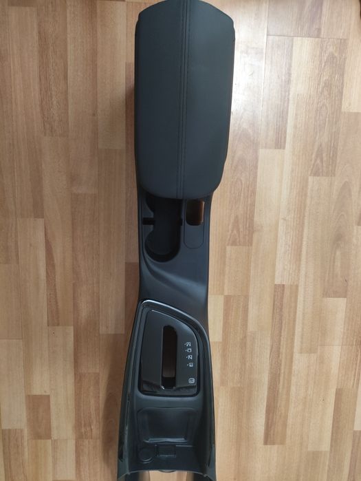 Подлокотник на кобальт новый