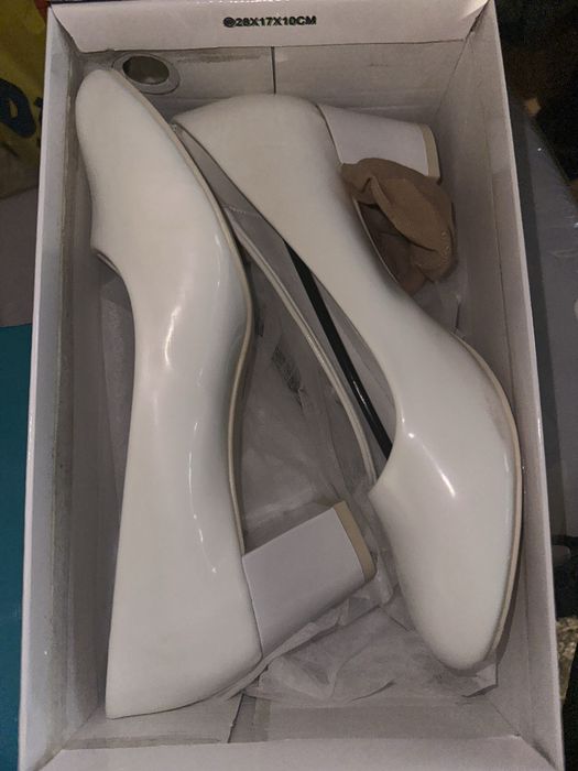 Vand pantofi si ghete