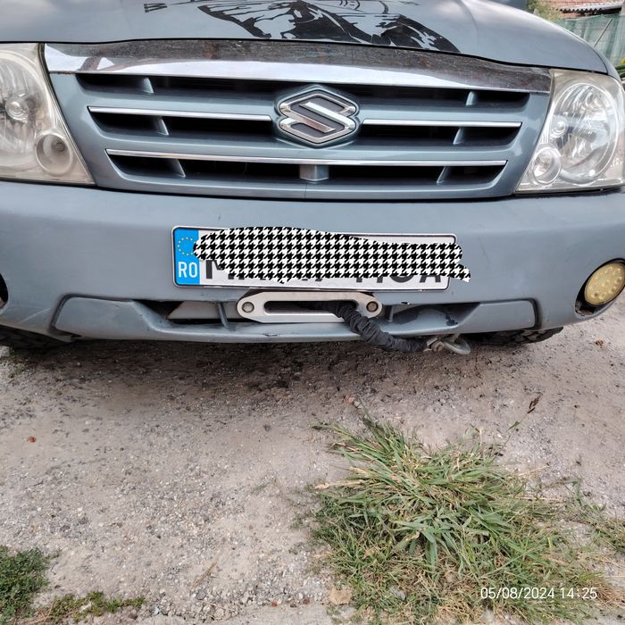 Suzuki vitara XL 7 4X4 dotat ofroad cu toliu și roti de teren!