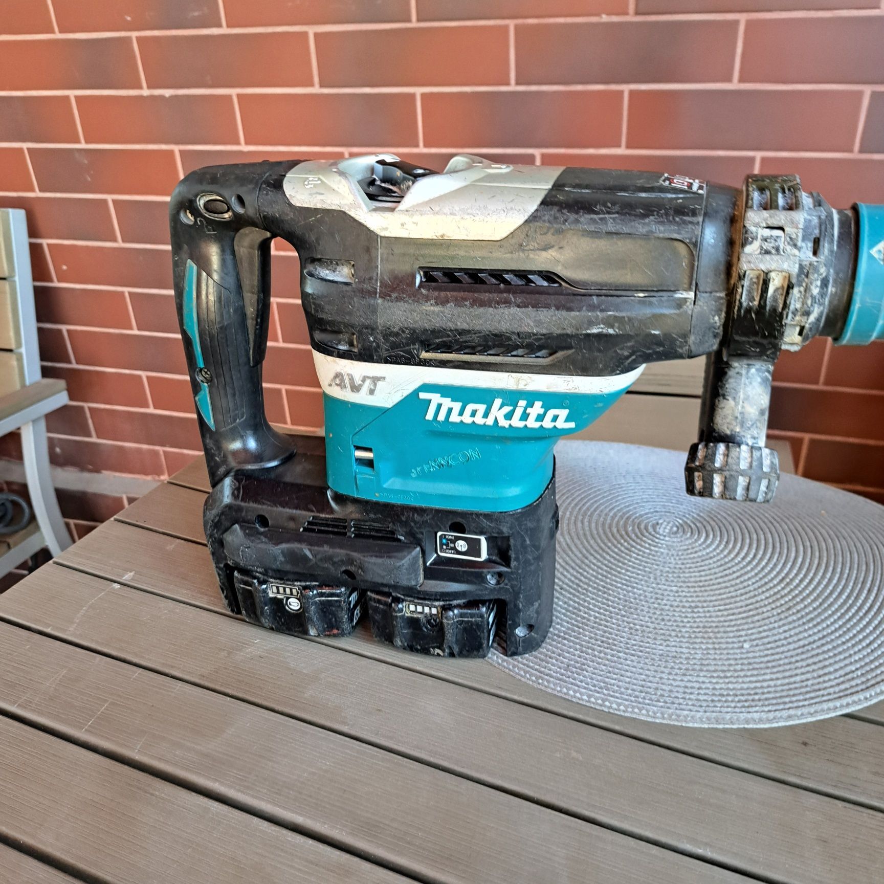 Rotopercutor Makita DHR 400 2019