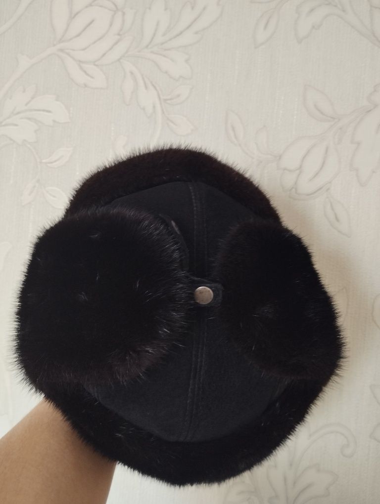 Продам норкавый шапку
