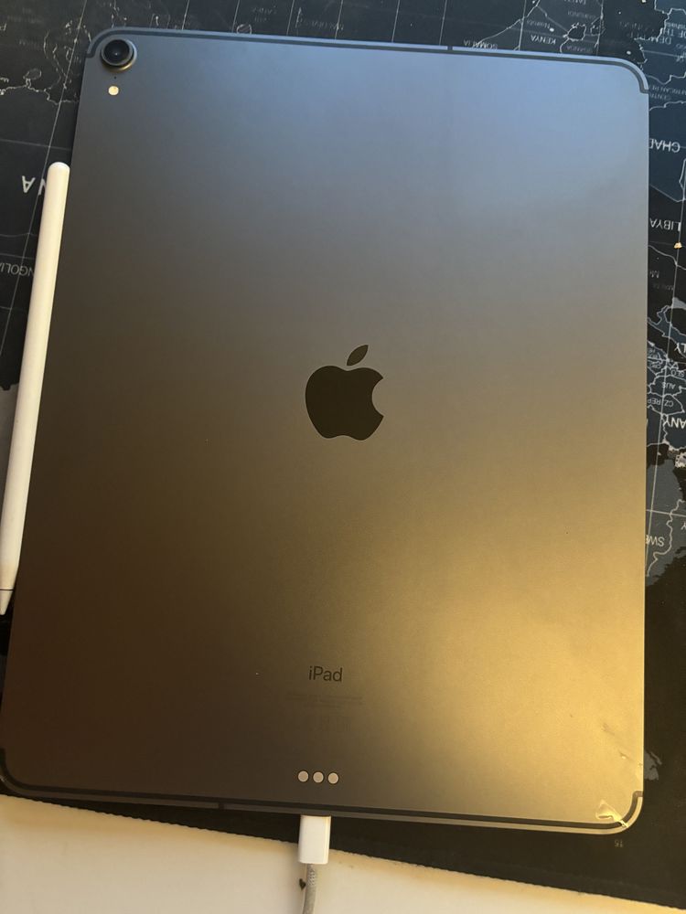 iPad 12.9 inch 3rd gen 256 gb cu apple pen si husa cu tastatura