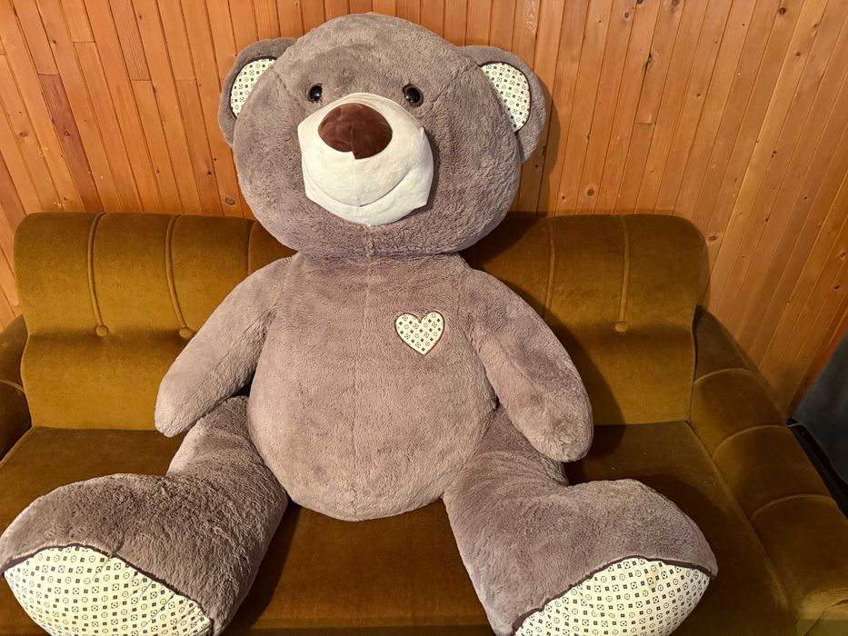 Голямо плюшено мече