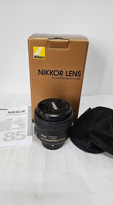 Obiectiv Nikkor 85mm AF-S f1.8G aproape NOU