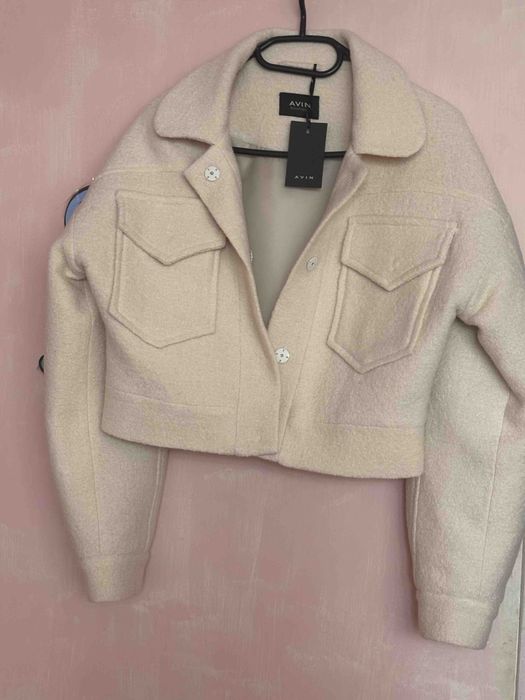 AVIN лимитирано късо палто