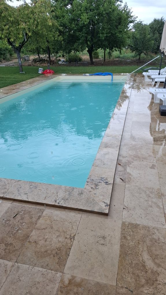 Construim piscine  la schimb cu teren