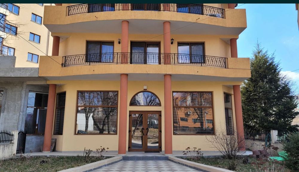 Spațiu comercial de închiriat, etaj 1 zona Cug