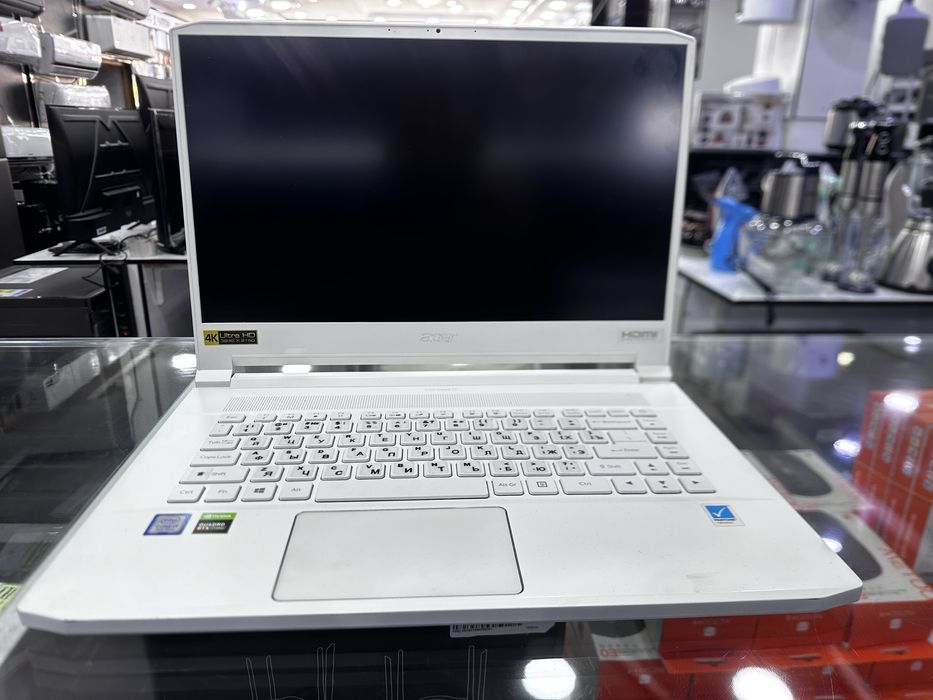 Acer Concept D RTX QUADRO 5000