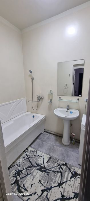 Zangiota tumani eshonguzarda 3 xonali uy sotiladi. sotiladi