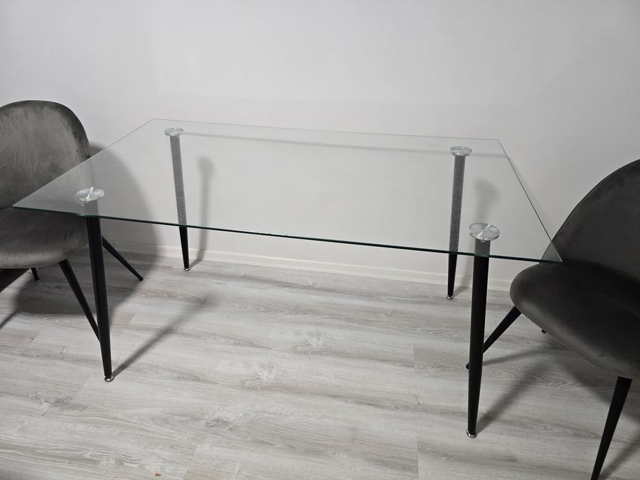 Стъклена маса Д140/Ш80/В76 - Нова