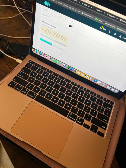 Apple MacBook Air 13″ 2020, M1 8 Cores, 8 GB, 7 core GPU, 256 GB, Gold