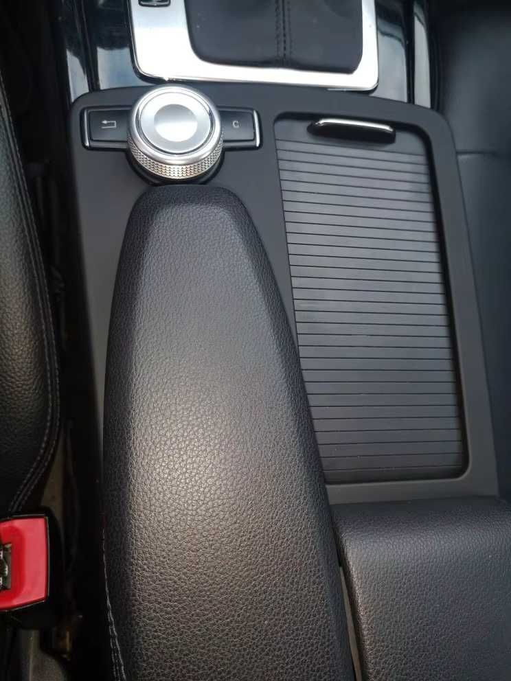 Пластмасова планка за дпред подлакътника за Мерцедес W204 204 Mercedes
