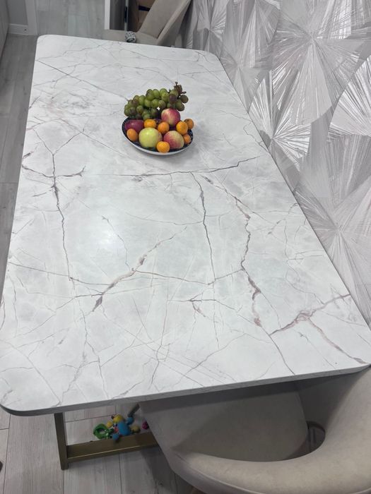 Продам стол кухонный