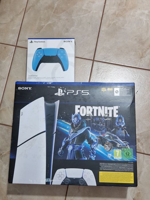 Vand sau schimb ps5 digital slim detalii in descriere