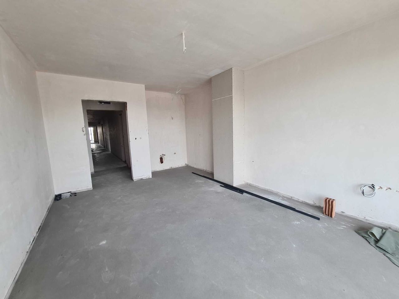 Продава се Тристаен апартамент в Хасково, Любен Каравелов - 87 кв.м за 899 €/кв.м - Снимка #2