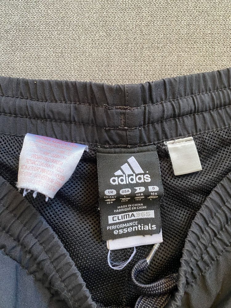 Оригинални къси гащи Adidas