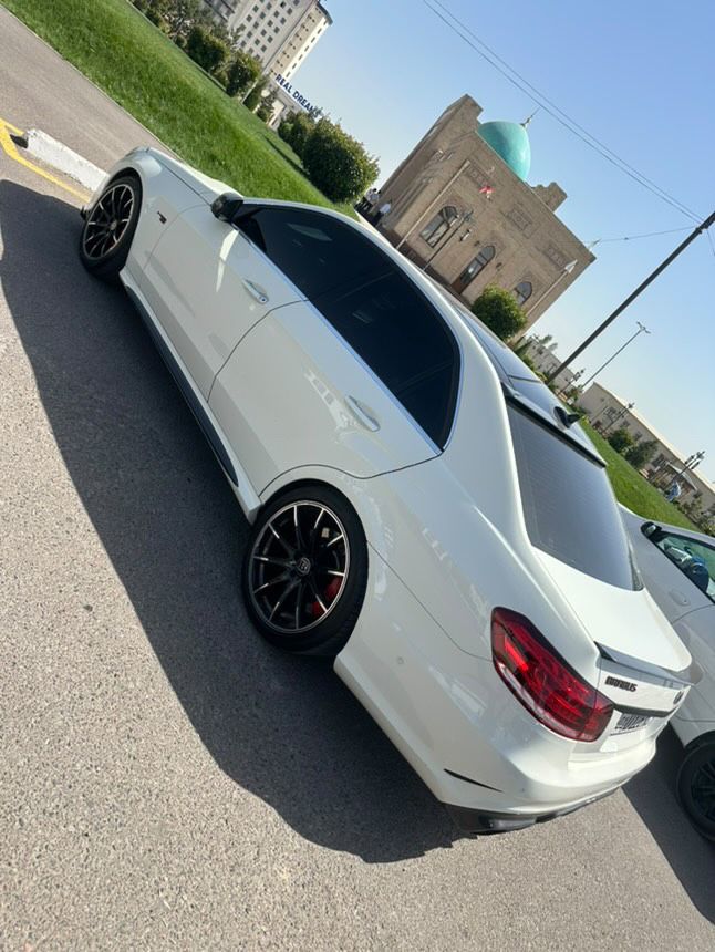 W212 Arginal 6.3 AMG. 2011