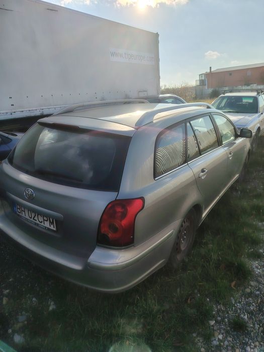 Vând Toyota Avensis 2.0